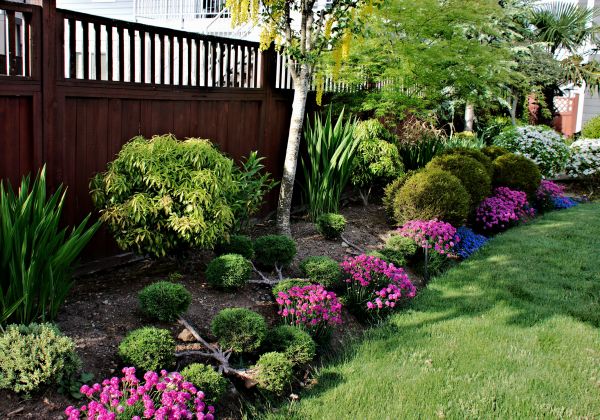 Flower Bed Weeding Service